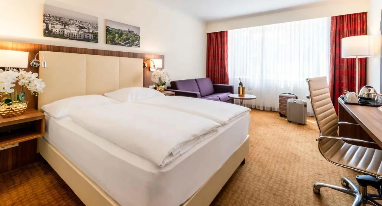 Plaza Premium Wien 4*, Vienna Austria