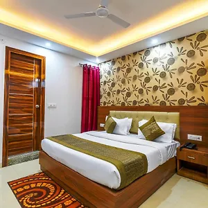 https://hotel-urban-tree.hotelsdelhi.org