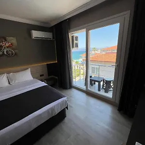 κάντε κράτηση εδώ