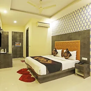 https://hotel-ronit-royal-at-airport.hotelsdelhi.org