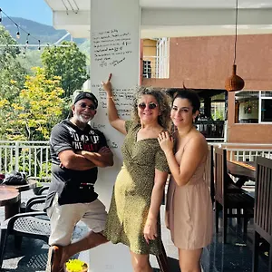 https://adams-peak-inn.kandyhotelsnow.com