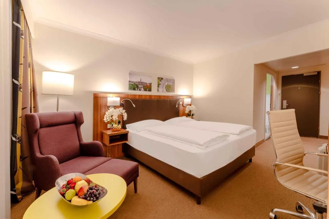 Plaza Premium Wien 4*,  Österreich