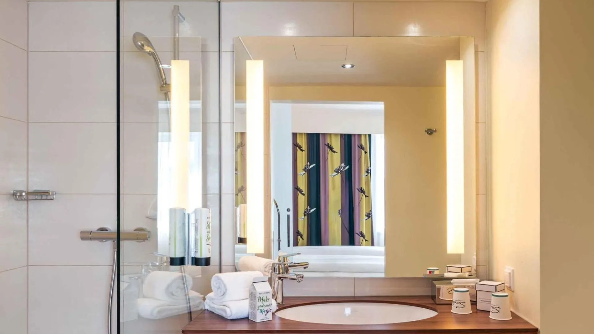 **** Hotel Plaza Premium Wien Österreich