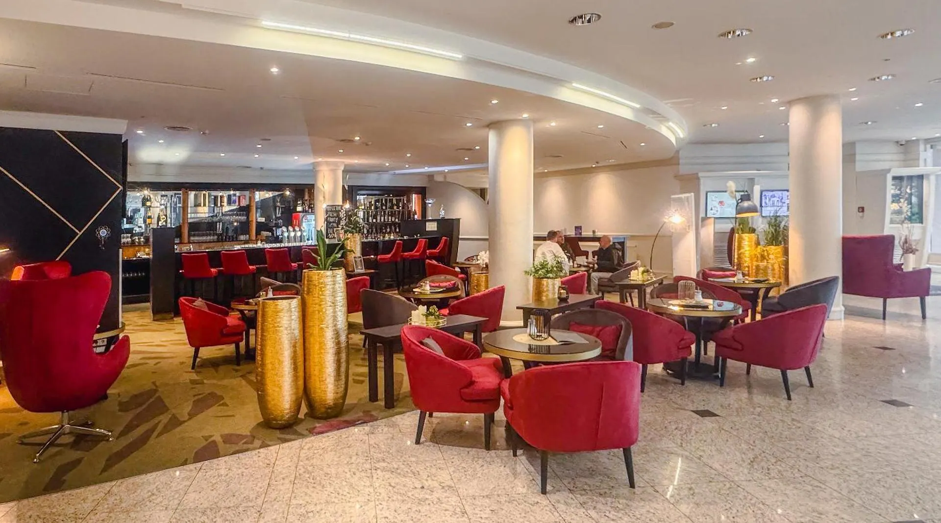 Plaza Premium Wien 4*, Viena