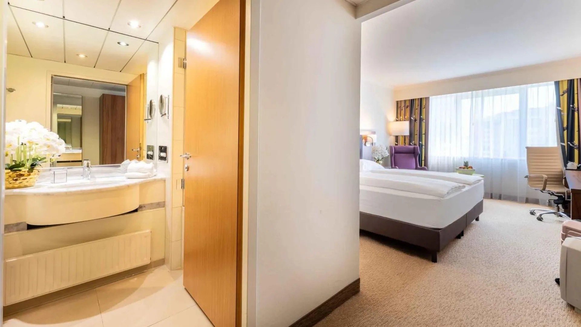 Plaza Premium Wien 4*, וינה אוסטריה